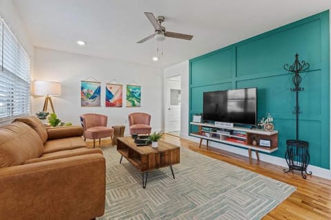 MTB Haven Minutes to Coler and Downtown House in Rogers