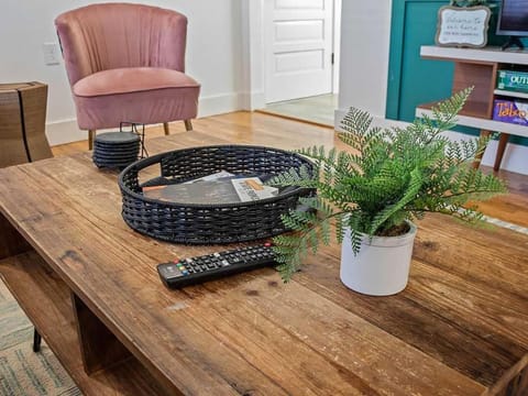 MTB Haven Minutes to Coler and Downtown House in Rogers