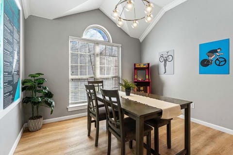 Coler Lounge Cyclist's Dream Home with Hot Tub House in Rogers