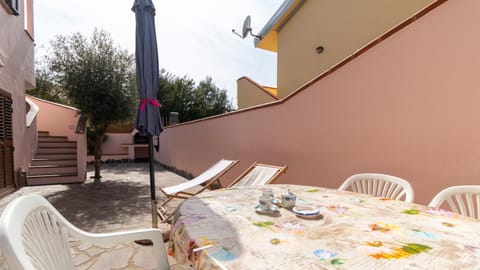 Inner courtyard view