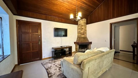 Communal lounge/ TV room, TV and multimedia, Seating area