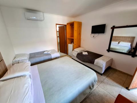 Bed, TV and multimedia, Photo of the whole room, Bedroom, towels, wardrobe, air conditioner