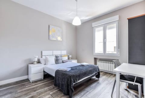 Bed, Photo of the whole room, Bedroom, heating, wardrobe