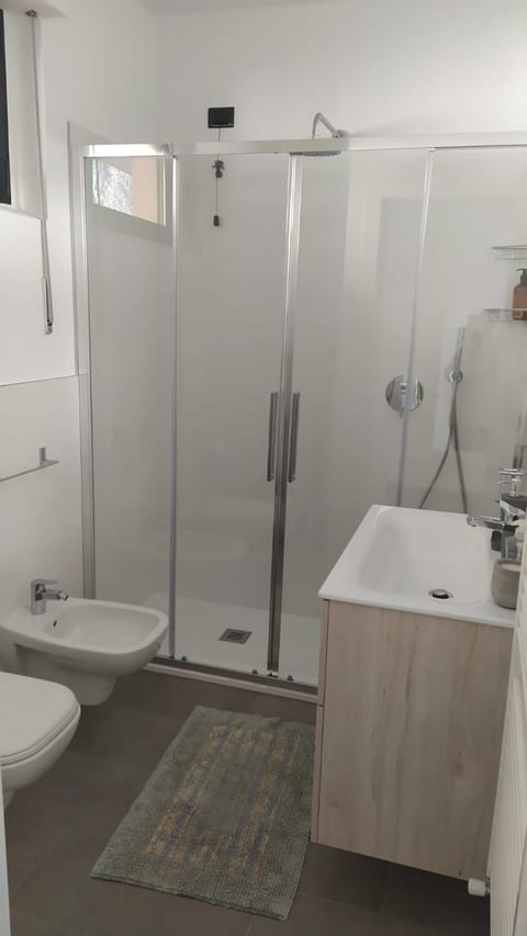 Shower, Toilet, Bathroom, bidet, washing machine