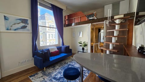 Property building, Bed, TV and multimedia, Coffee/tea facilities, Living room, Dinner, Dinner
