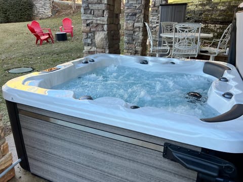 Hot Tub, Hot Tub