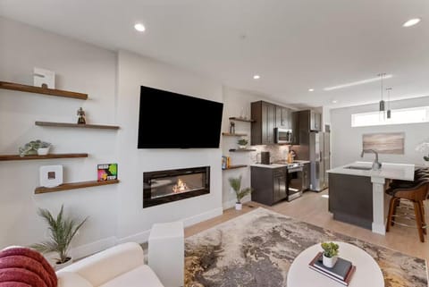 The Modern Muse Art Home House in Wheat Ridge