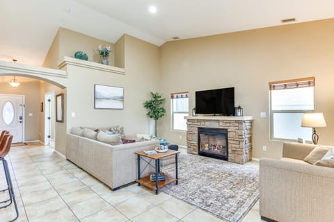 4 Mi to Dtwn Grand Junction Hot Tub Haven! House in Grand Junction