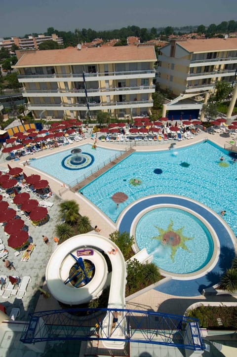 Summer, Swimming pool, sunbed