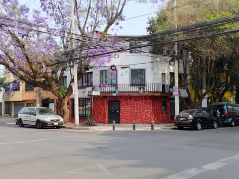 Property building, Location