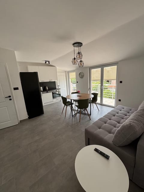 Kitchen or kitchenette, Living room, Dining area