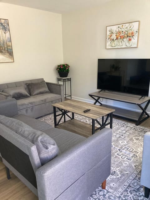 Home in Savannah House in Savannah