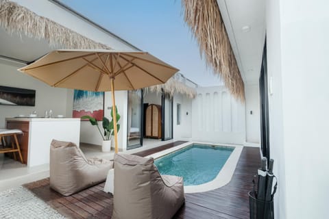 Property building, Swimming pool
