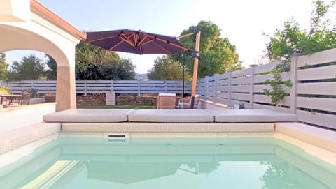 Day, Natural landscape, Pool view, Swimming pool