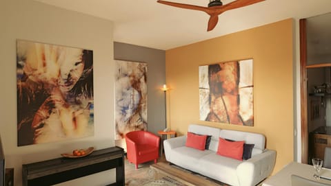 Living room, Time of day