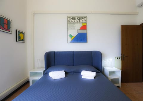 Balcony/Terrace, Bedroom, wardrobe, air conditioner