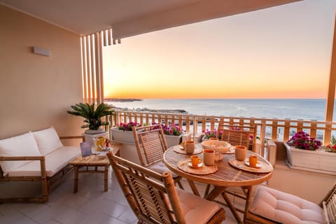 Day, Natural landscape, View (from property/room), Balcony/Terrace, Sea view