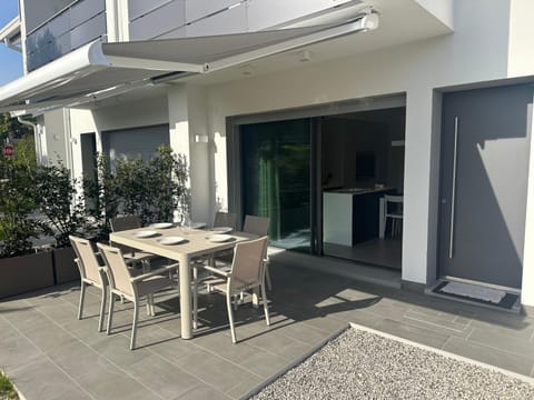 Property building, Balcony/Terrace