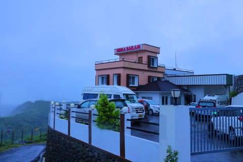 Property building, Natural landscape, Parking