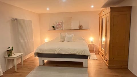 Bed, Photo of the whole room, Bedroom, wardrobe