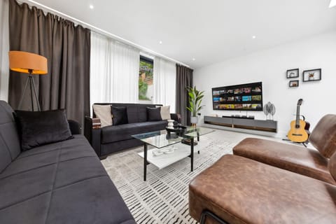 TV and multimedia, Living room, Seating area