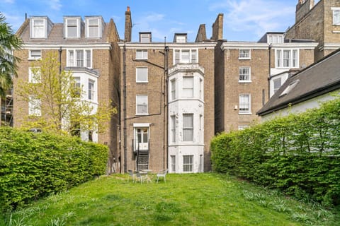 Property building, Spring, Day, Natural landscape, Garden, Garden view