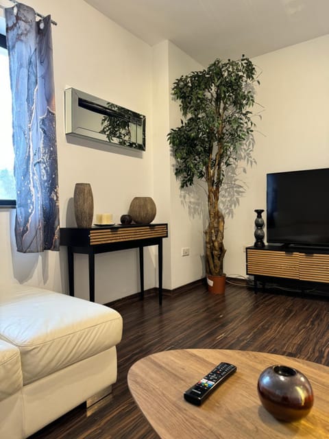 Modern Stay with Large Balcony in Spinola Apartment in Saint Julians