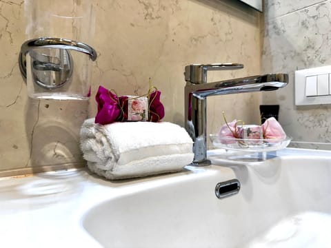 Decorative detail, towels