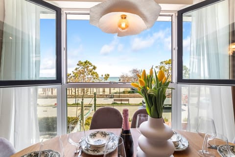 Natural landscape, View (from property/room), Living room, Dining area, Sea view