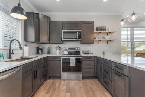 Brand New Modern House - Walk to Main Street House in Travelers Rest