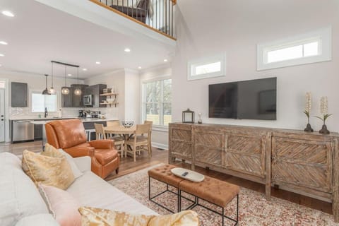 Brand New Modern House - Walk to Main Street House in Travelers Rest