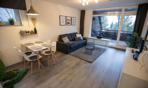 Balcony/Terrace, Living room, Seating area, Dining area