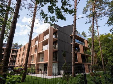 Property building, Day, Natural landscape, Garden, Garden view