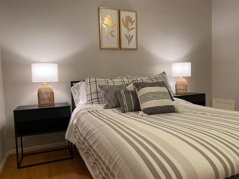 MidCentury Modern Longterm, Med Center Pool WD House in Houston