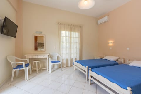 Bed, TV and multimedia, Bedroom, air conditioner