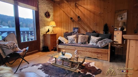 View (from property/room), Living room, Mountain view