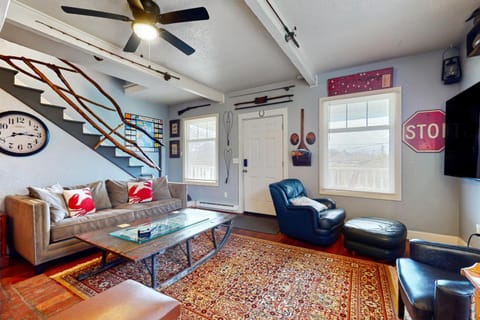 Cozy Cottage with Hot Tub in Freeland, Pets Welcome! House in Freeland