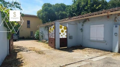 ESCADA Nîmes Gard House in Nimes