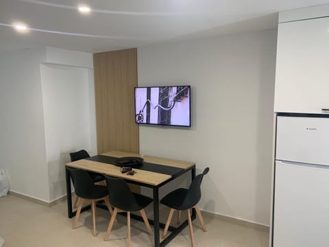 TV and multimedia, Kitchen or kitchenette, Dining area