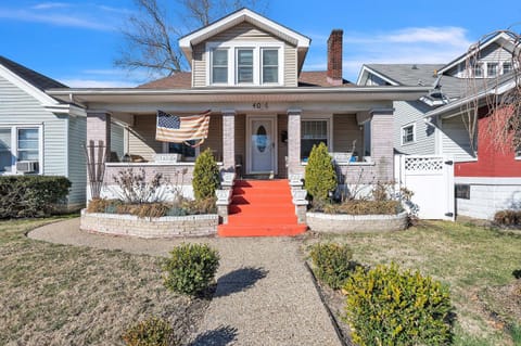 The Cozy Nest Near Wilder Park home House in Louisville