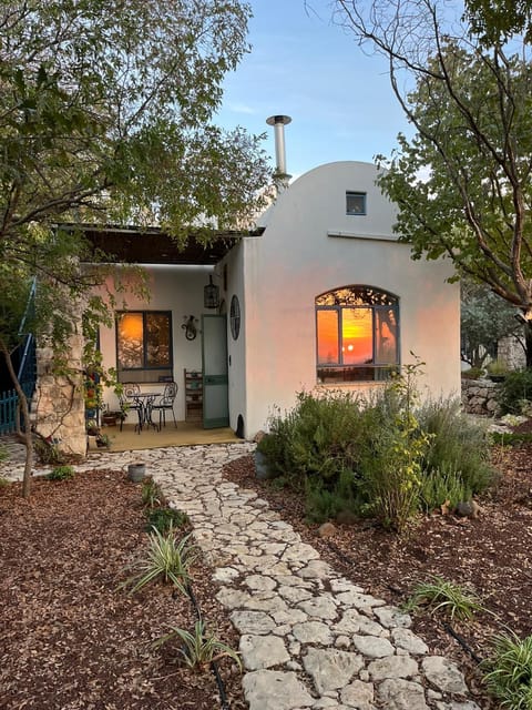 Property building, Day, Garden