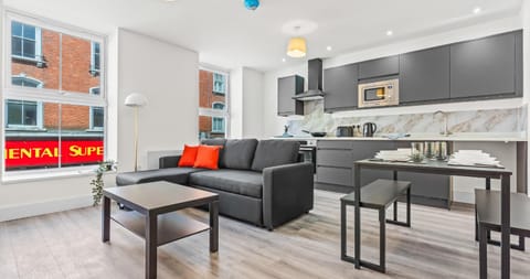 Kitchen or kitchenette, Living room, Seating area, Dining area