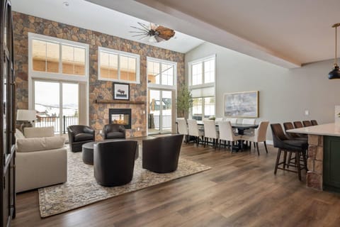 Lone Eagle 855 House in Granby