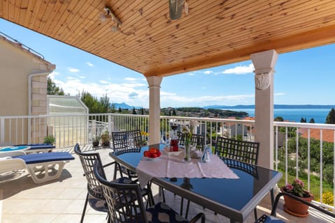 Balcony/Terrace, children, Family