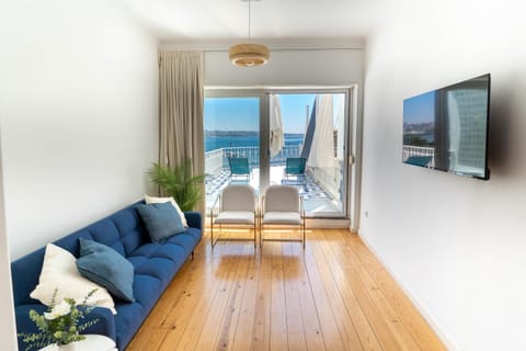 Communal lounge/ TV room, Natural landscape, Sea view