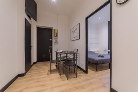 Bed, Living room, Seating area, Dining area