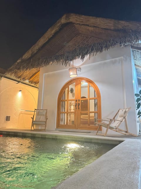 Night, Pool view