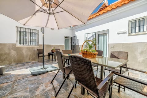 Patio, Day, Seating area