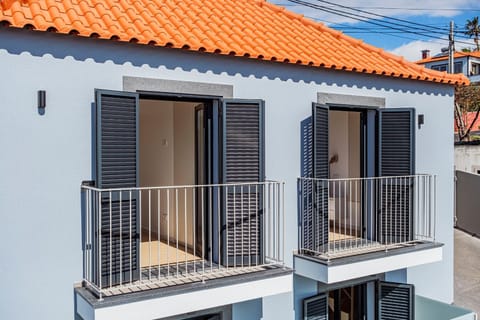 Property building, View (from property/room), Balcony/Terrace