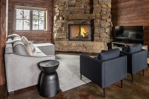 Big Sky Fire Towers - Two Home Compound - Sleeps 16! Apartment in Big Sky